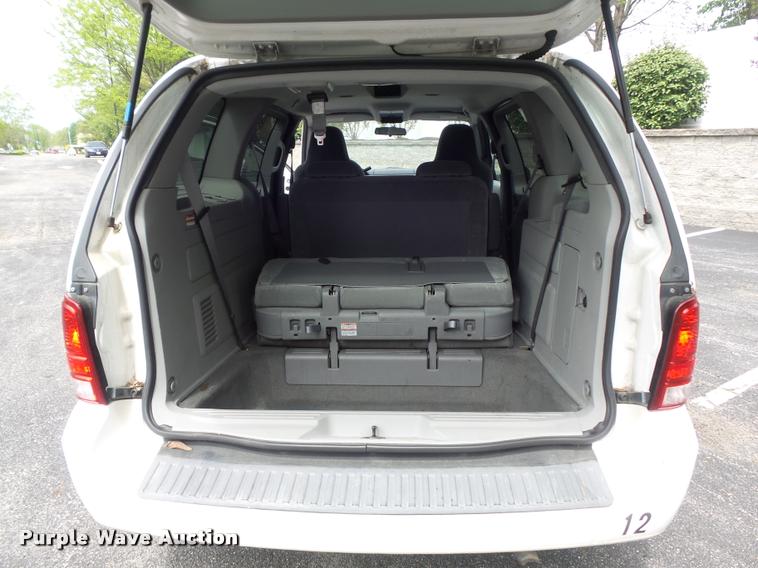 image for item K7672 2005 Ford Freestar van