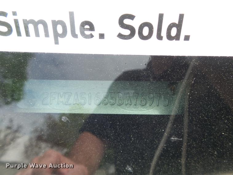 image for item K7672 2005 Ford Freestar van