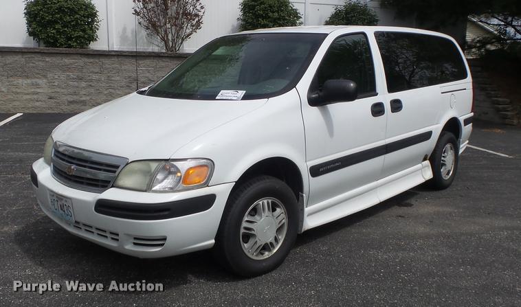 image for item K7673 2003 Chevrolet Venture handicap accessible van