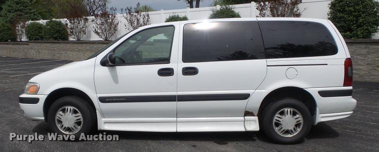 image for item K7673 2003 Chevrolet Venture handicap accessible van