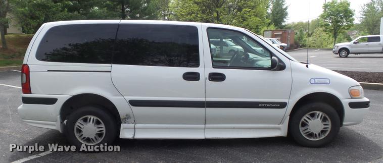 image for item K7673 2003 Chevrolet Venture handicap accessible van