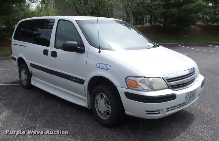 image for item K7673 2003 Chevrolet Venture handicap accessible van