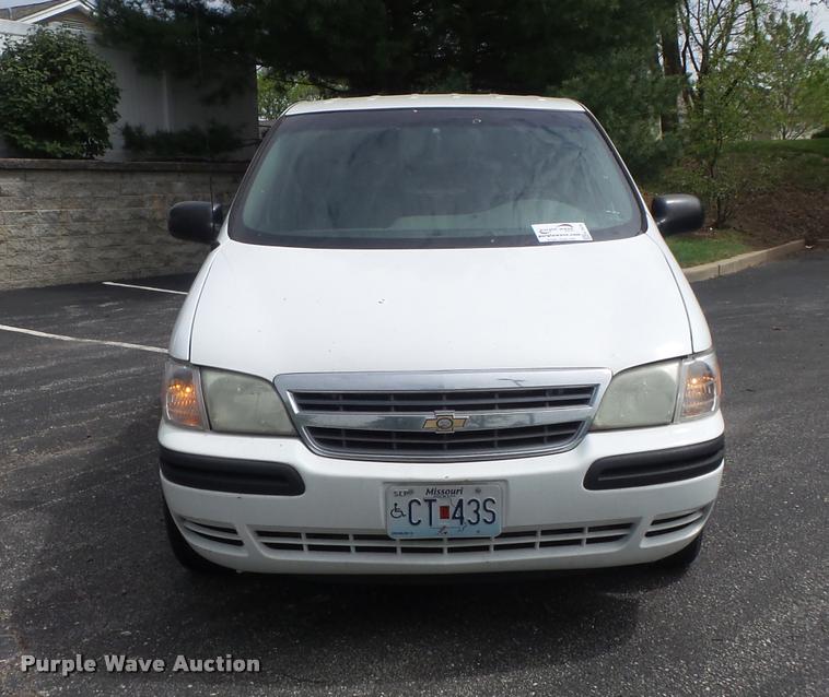 image for item K7673 2003 Chevrolet Venture handicap accessible van