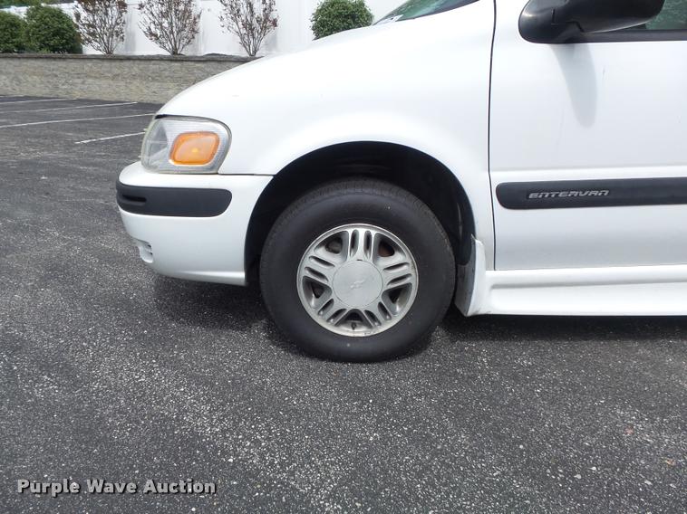 image for item K7673 2003 Chevrolet Venture handicap accessible van