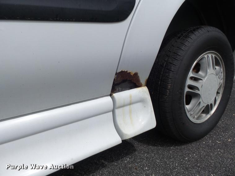 image for item K7673 2003 Chevrolet Venture handicap accessible van