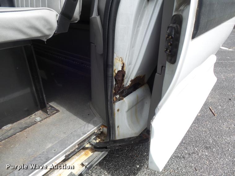 image for item K7673 2003 Chevrolet Venture handicap accessible van