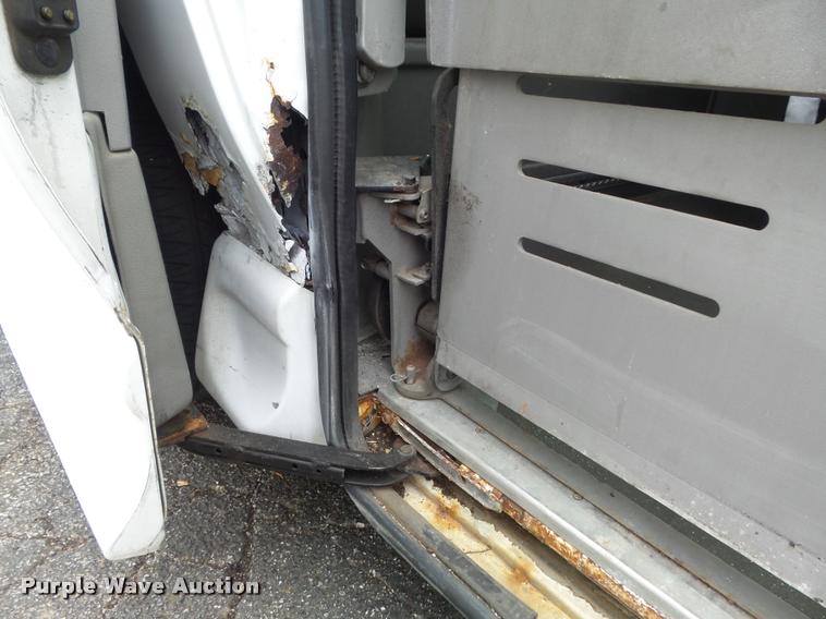 image for item K7673 2003 Chevrolet Venture handicap accessible van