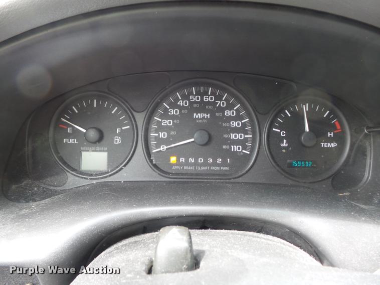 image for item K7673 2003 Chevrolet Venture handicap accessible van