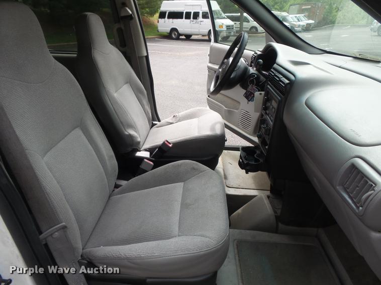 image for item K7673 2003 Chevrolet Venture handicap accessible van