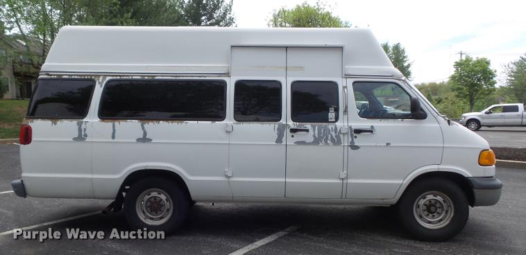 image for item K7674 2000 Dodge Ram 3500 handicap accessible van