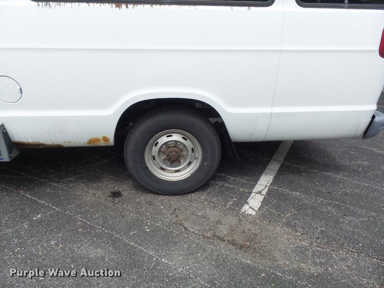 image for item K7674 2000 Dodge Ram 3500 handicap accessible van