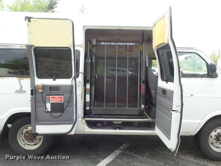 image for item K7674 2000 Dodge Ram 3500 handicap accessible van