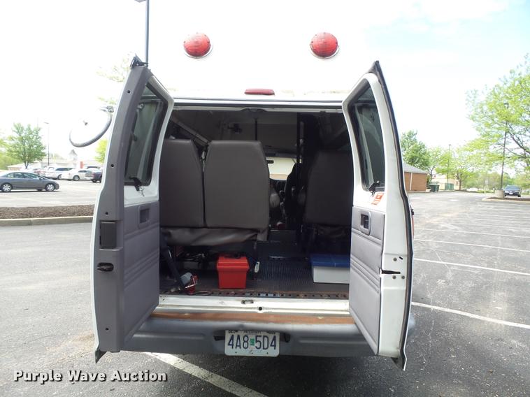 image for item K7674 2000 Dodge Ram 3500 handicap accessible van