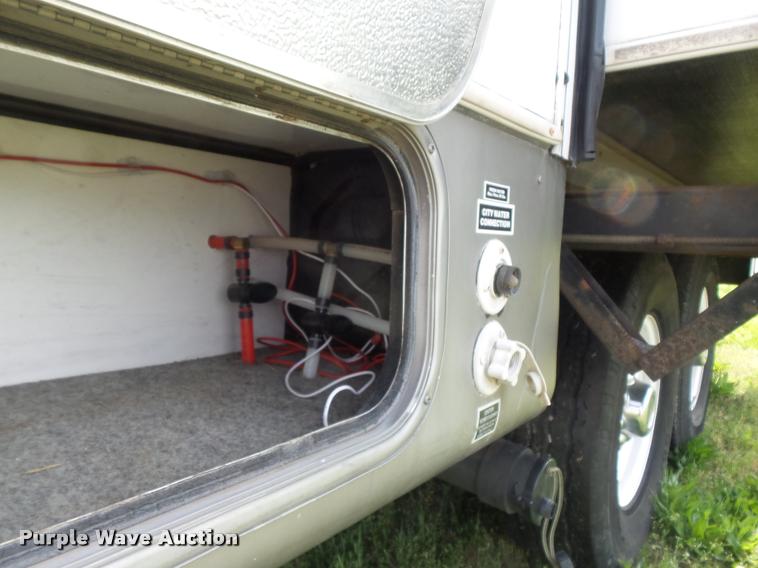 image for item K7676 2002 Kountry Star camper