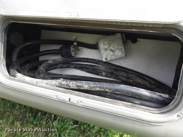 image for item K7676 2002 Kountry Star camper