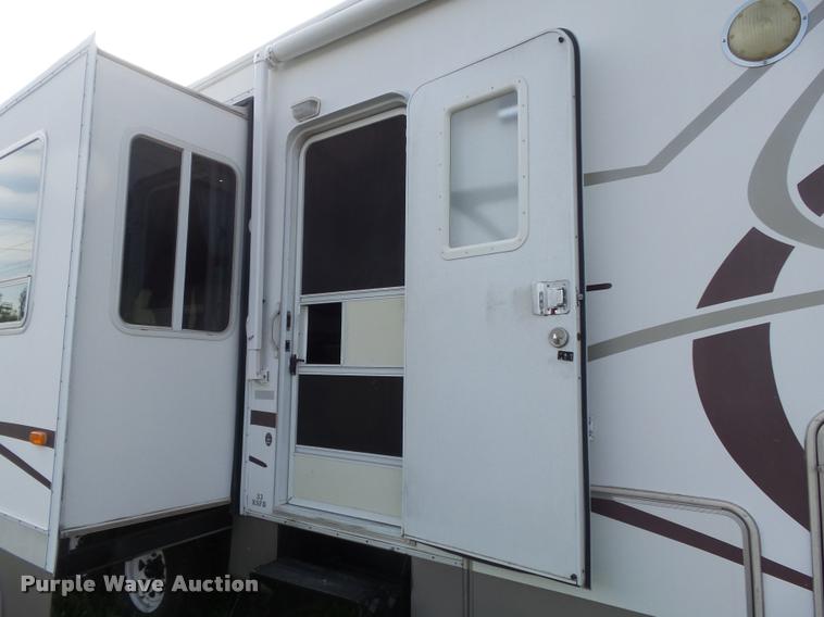 image for item K7676 2002 Kountry Star camper