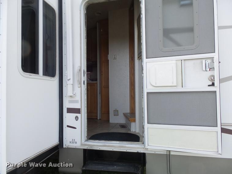 image for item K7676 2002 Kountry Star camper