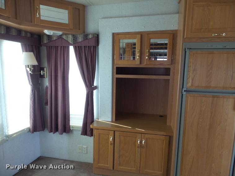 image for item K7676 2002 Kountry Star camper