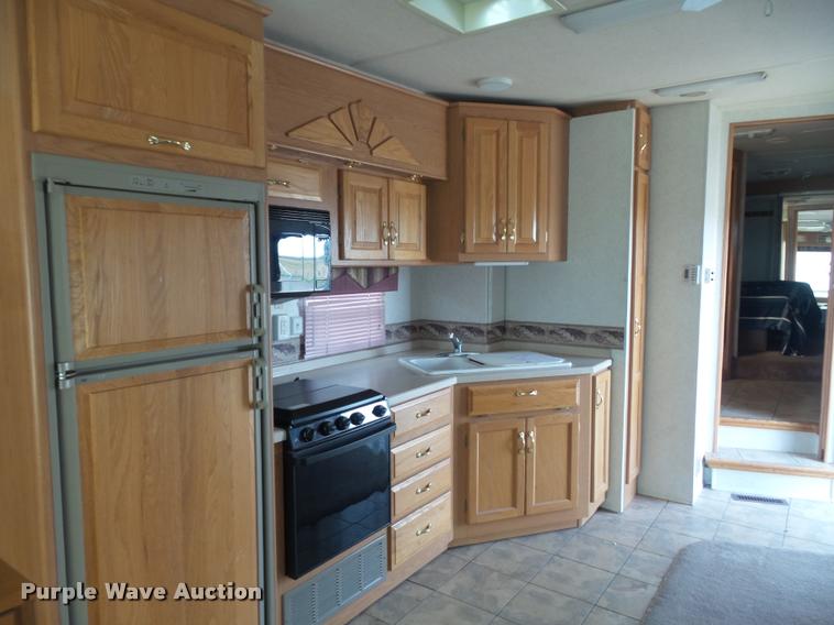 image for item K7676 2002 Kountry Star camper