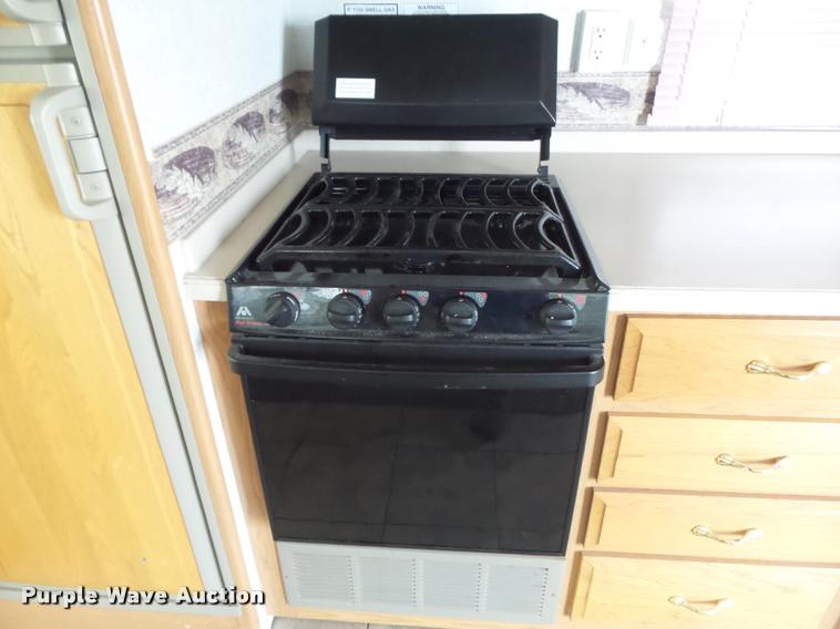 image for item K7676 2002 Kountry Star camper