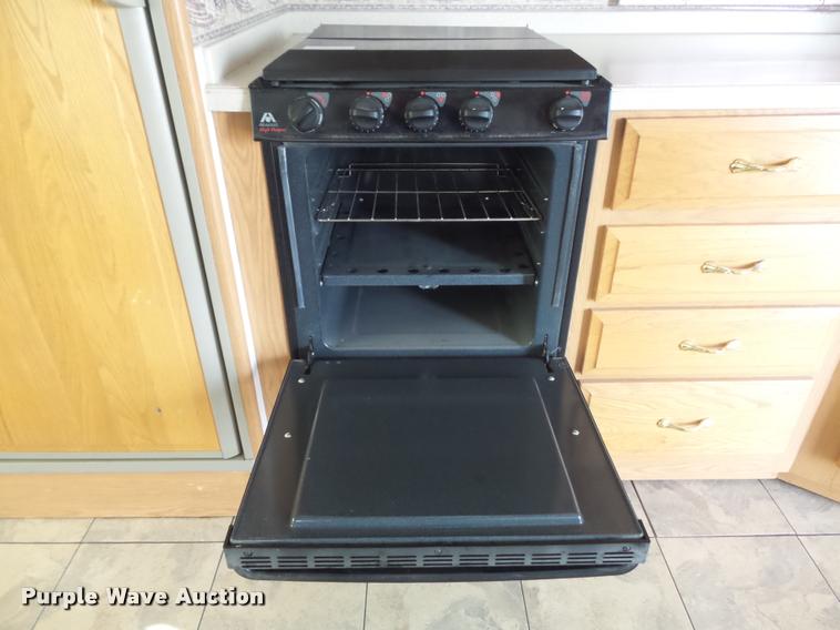 image for item K7676 2002 Kountry Star camper