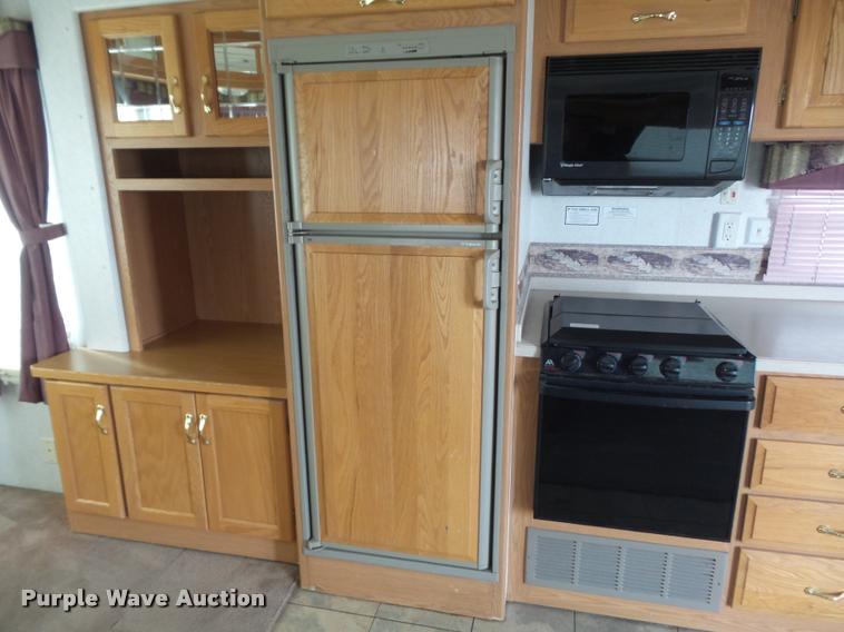 image for item K7676 2002 Kountry Star camper