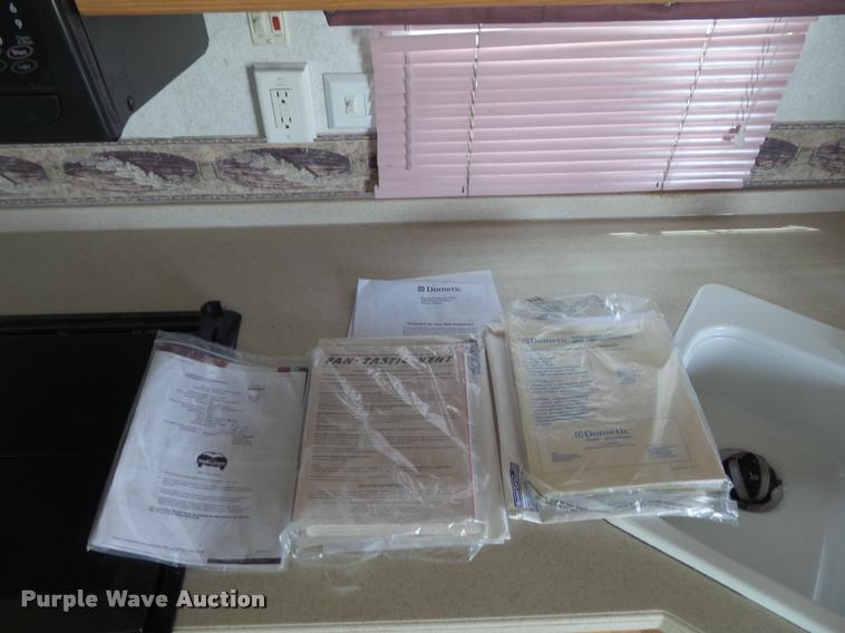 image for item K7676 2002 Kountry Star camper