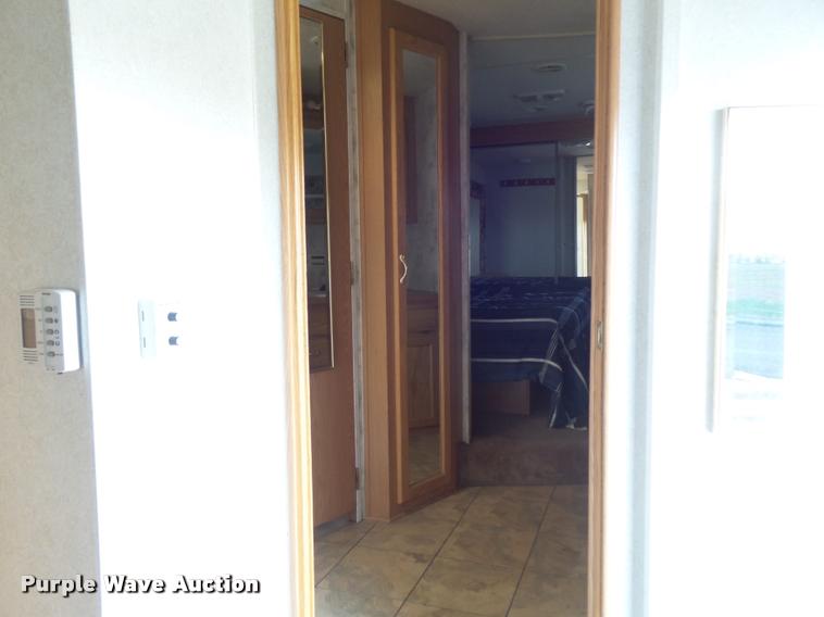 image for item K7676 2002 Kountry Star camper