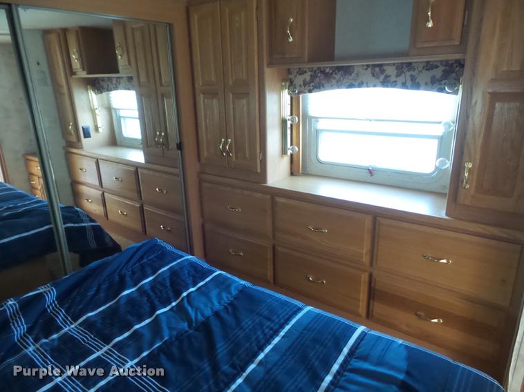 image for item K7676 2002 Kountry Star camper