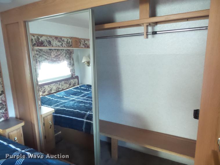 image for item K7676 2002 Kountry Star camper