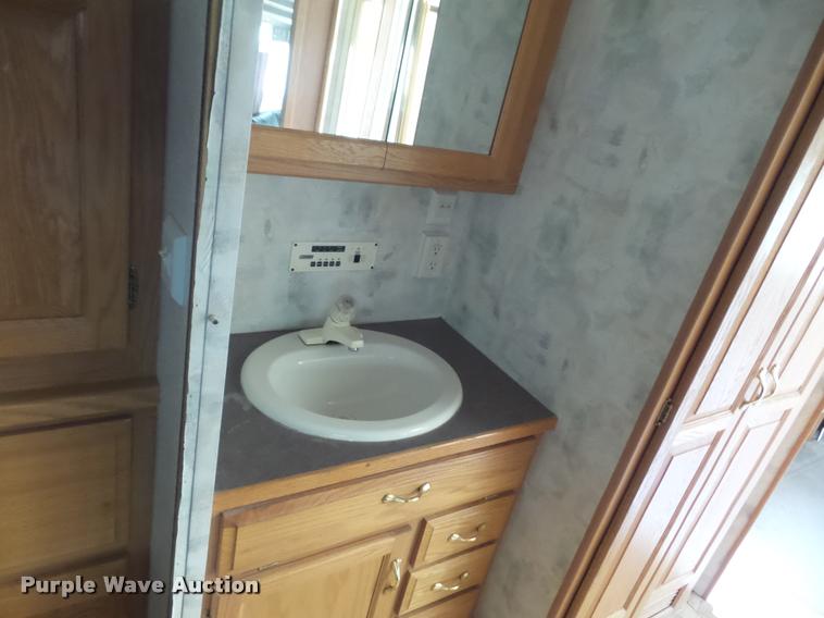 image for item K7676 2002 Kountry Star camper