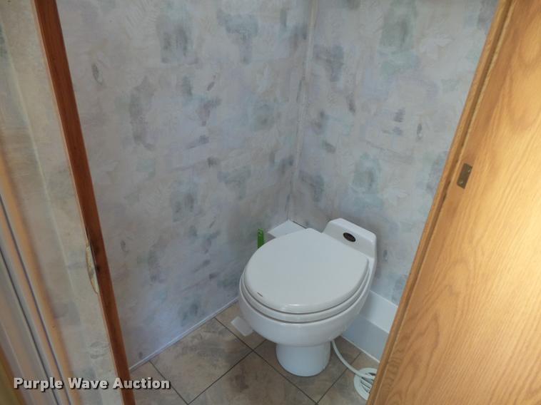 image for item K7676 2002 Kountry Star camper