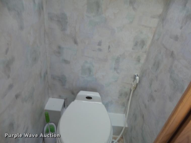 image for item K7676 2002 Kountry Star camper