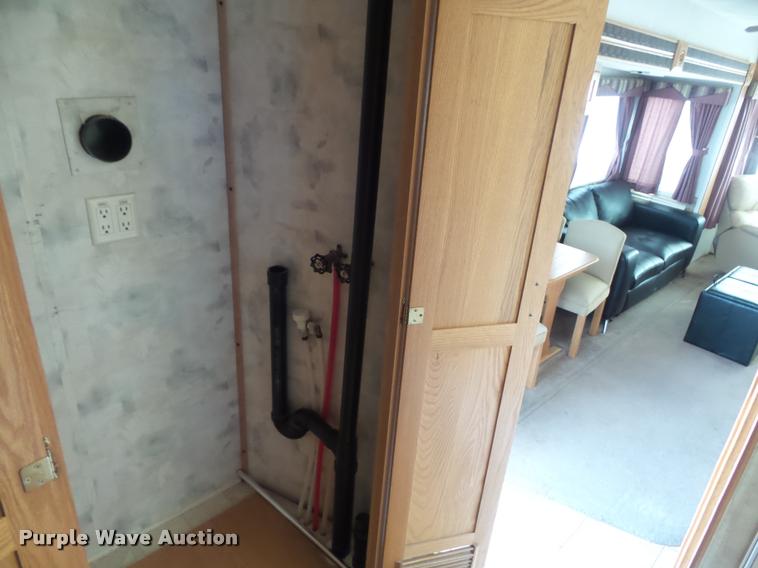 image for item K7676 2002 Kountry Star camper