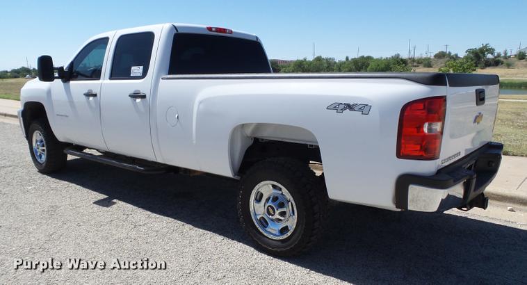 image for item L1524 2012 Chevrolet Silverado 2500HD Crew Cab pickup truck