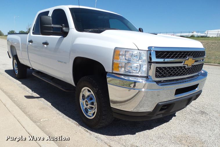 image for item L1524 2012 Chevrolet Silverado 2500HD Crew Cab pickup truck