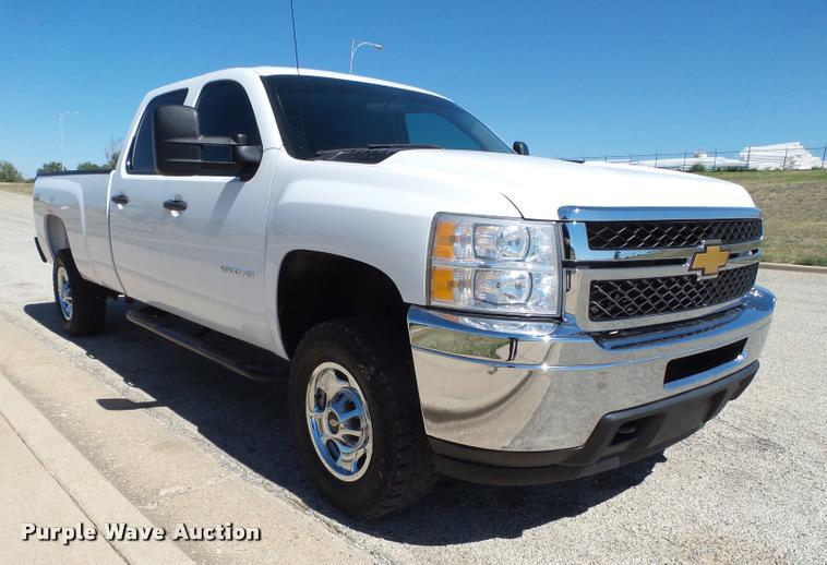 image for item L1524 2012 Chevrolet Silverado 2500HD Crew Cab pickup truck