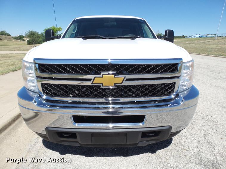 image for item L1524 2012 Chevrolet Silverado 2500HD Crew Cab pickup truck