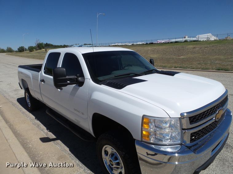 image for item L1524 2012 Chevrolet Silverado 2500HD Crew Cab pickup truck