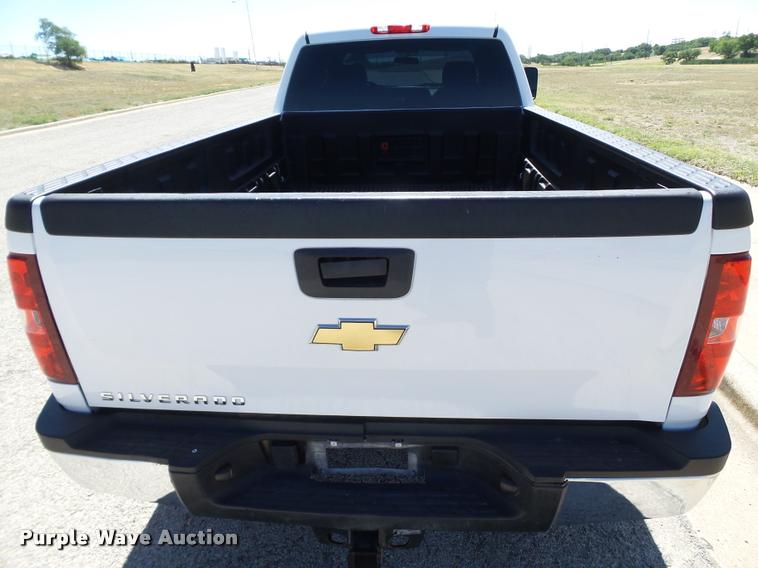image for item L1524 2012 Chevrolet Silverado 2500HD Crew Cab pickup truck