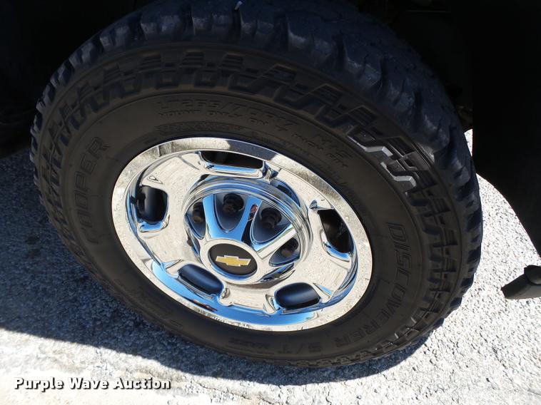 image for item L1524 2012 Chevrolet Silverado 2500HD Crew Cab pickup truck