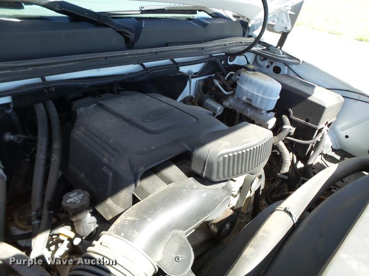 image for item L1524 2012 Chevrolet Silverado 2500HD Crew Cab pickup truck