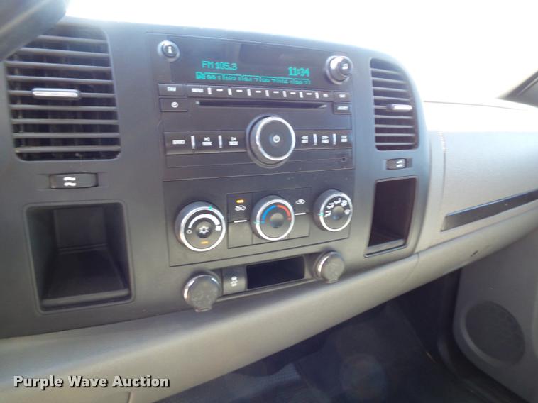 image for item L1524 2012 Chevrolet Silverado 2500HD Crew Cab pickup truck