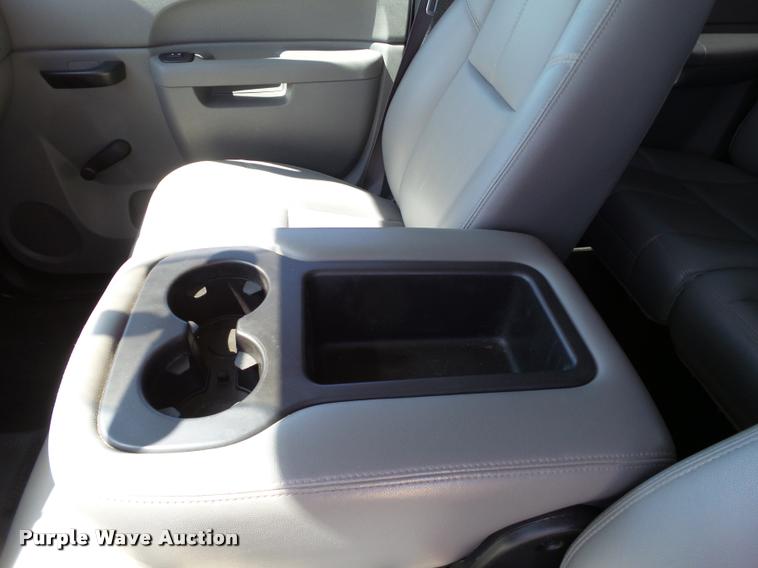 image for item L1524 2012 Chevrolet Silverado 2500HD Crew Cab pickup truck