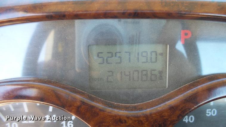 image for item L2361 2004 Mack CH613 semi truck