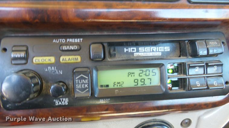 image for item L2361 2004 Mack CH613 semi truck