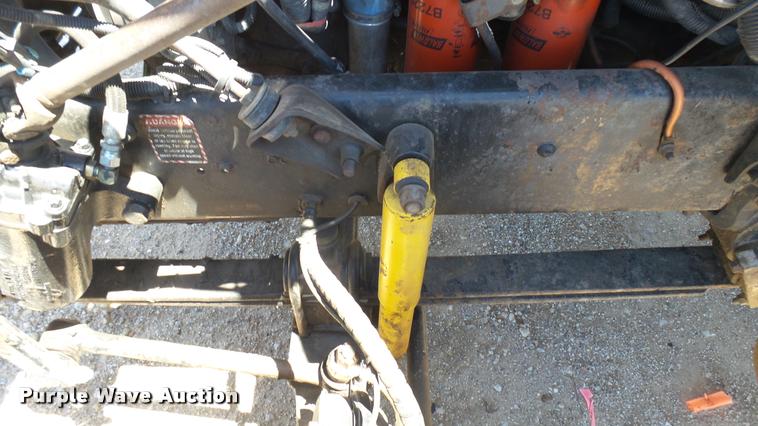 image for item L2361 2004 Mack CH613 semi truck