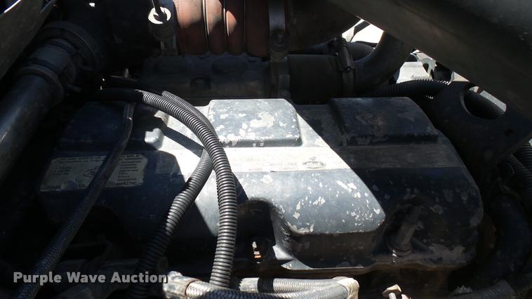 image for item L2361 2004 Mack CH613 semi truck