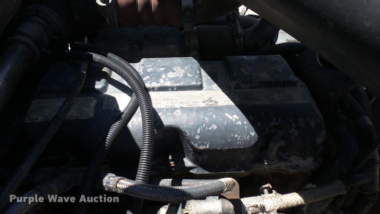 image for item L2361 2004 Mack CH613 semi truck