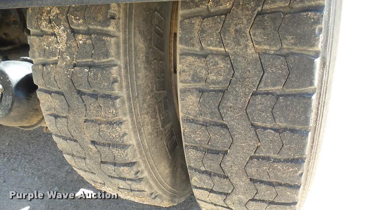 image for item L2361 2004 Mack CH613 semi truck